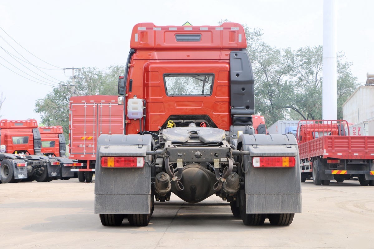 FAW J6P 350HP 6×4 tractor truck rear view showing fifth wheel and rear chassis structure