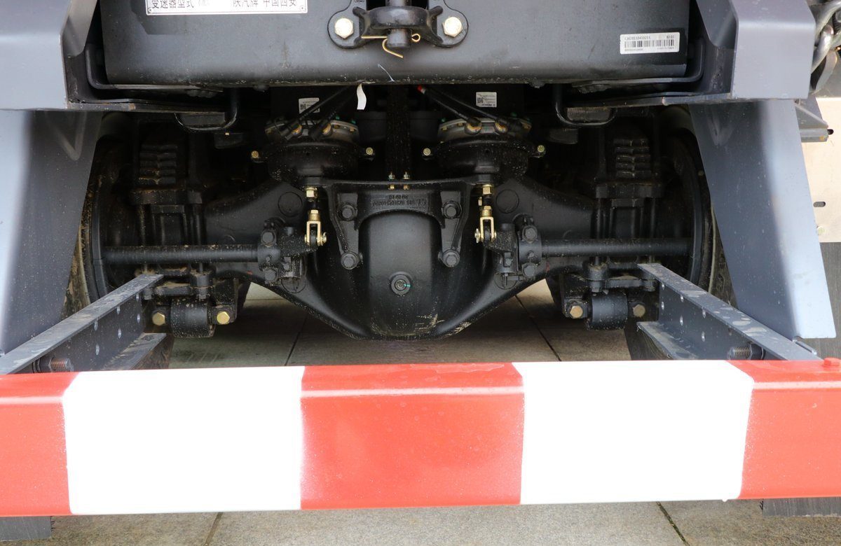 Shacman L3000 8x4 350HP dump truck