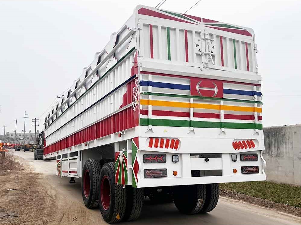 2 axle 40T box semi trailer rear three quarter view showing rear cargo doors and reinforced frame