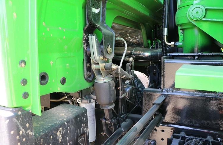 FOTON AUMAN GTL 6×4 dump truck hydraulic system detail showing high performance lifting mechanism