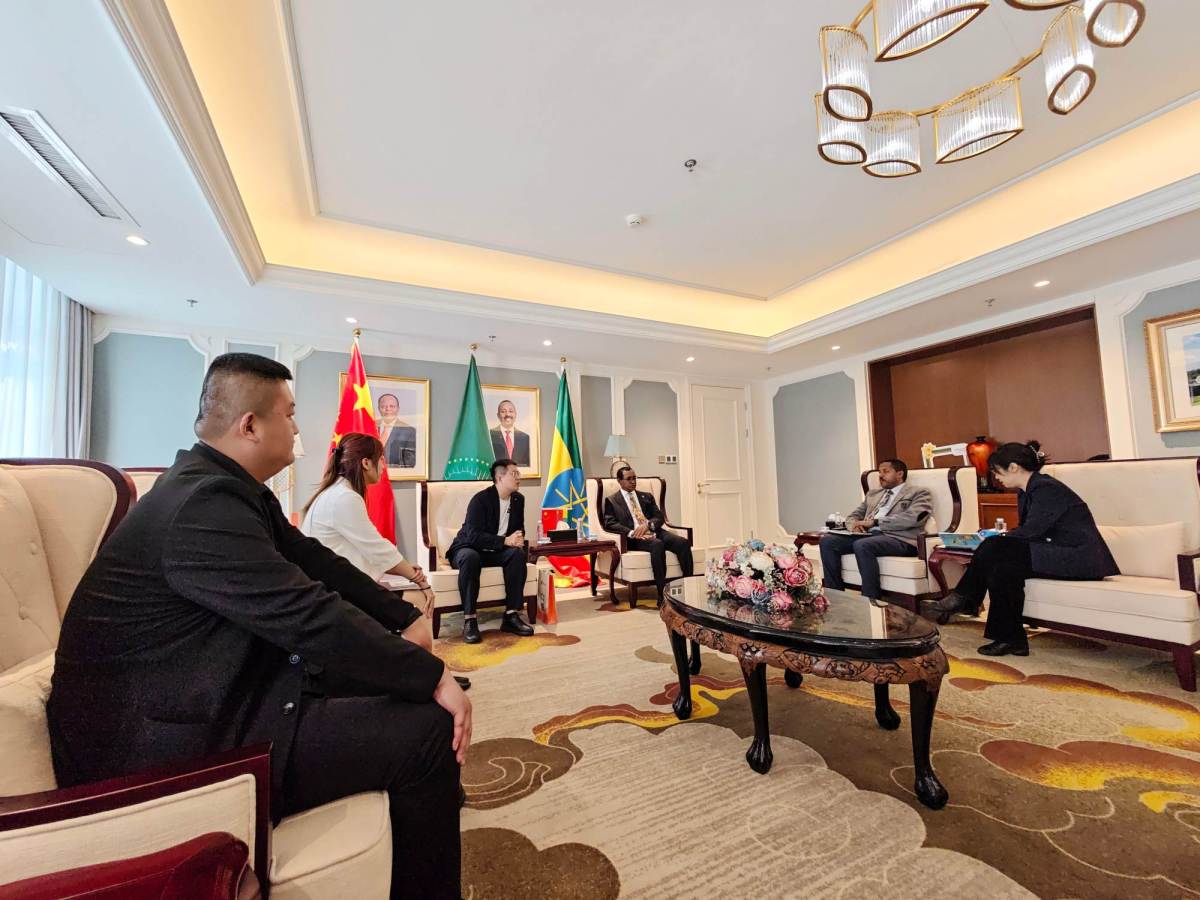 ZW Group leadership team and Ethiopian Ambassador H.E. Tefera Derbew Yimam engaged in discussion on transport and machinery cooperation in Beijing