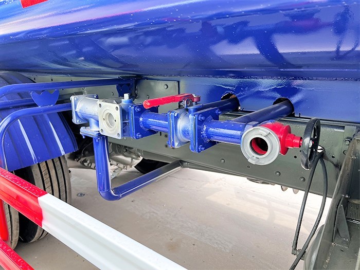 HOWO 371HP water tank truck tank body detail showing steel tank and anti corrosion coating