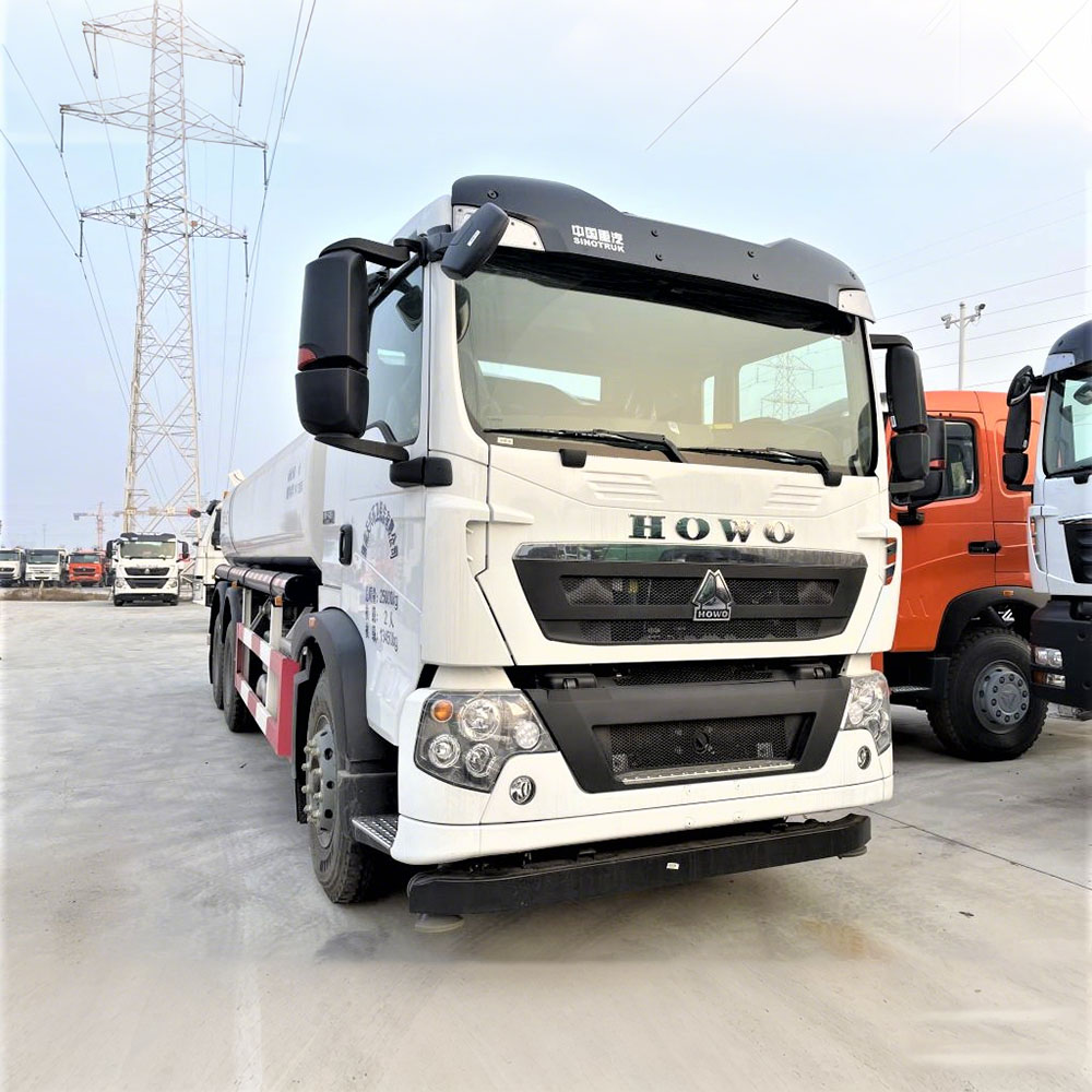 Camión cisterna de agua HOWO 6×4