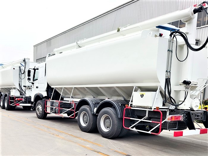 Howo 380HP 6x4 bulk feed cargo truck rear three quarter view showing feed discharge structure