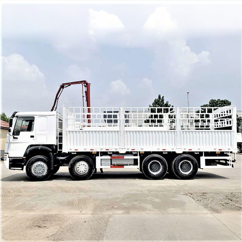 Howo 375hp 8×4 Camión de Carga