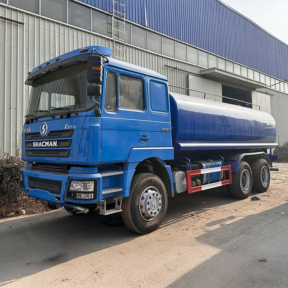 Camión cisterna Shacman F3000 6x4 de 380 CV