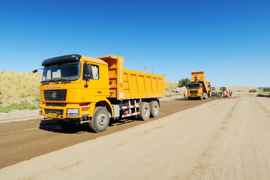 ¿Qué capacidad de carga puede esperar de un camión Shacman 6x4?