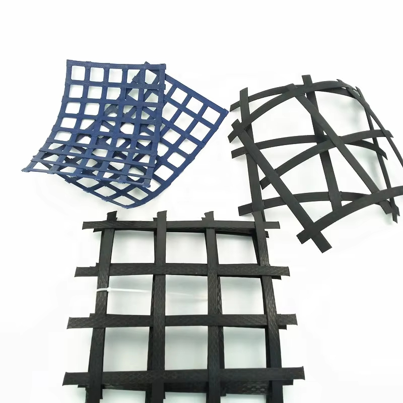 High-strength steel-plastic geogrid