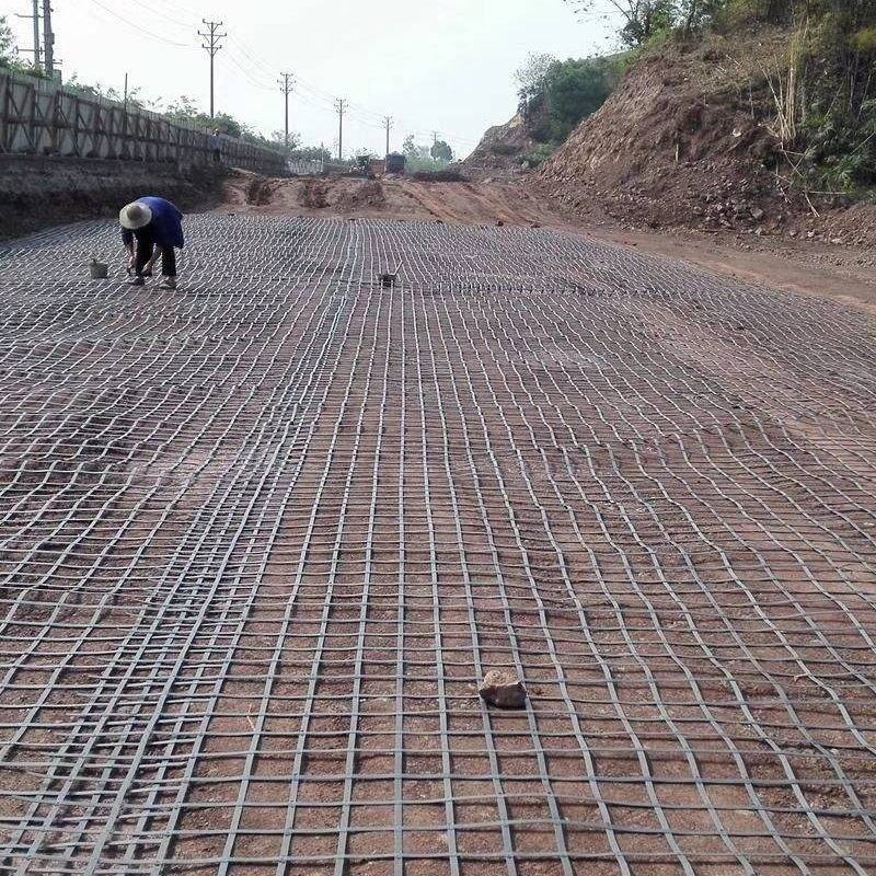 High-strength steel-plastic geogrid