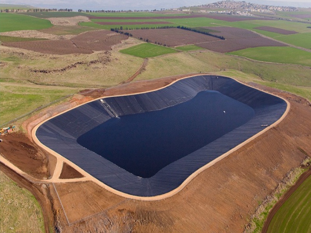 Composite geomembranes are ideal for reinforcing small reservoirs, eliminating leakage risks and ensuring water storage safety