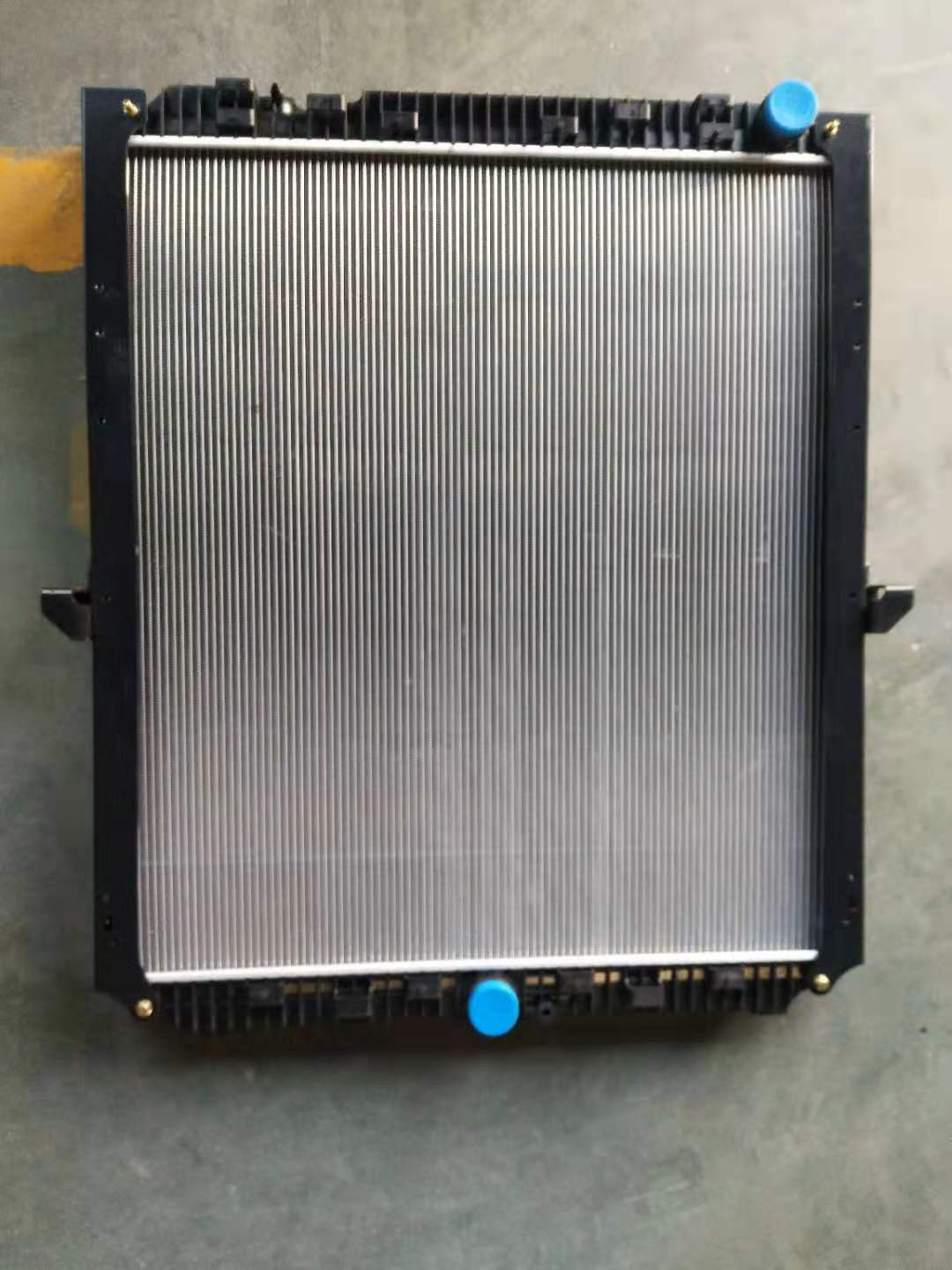 XD342 TRUCK RADIATOR FOR MERCEDES-BENZ MB ACTROS MP4