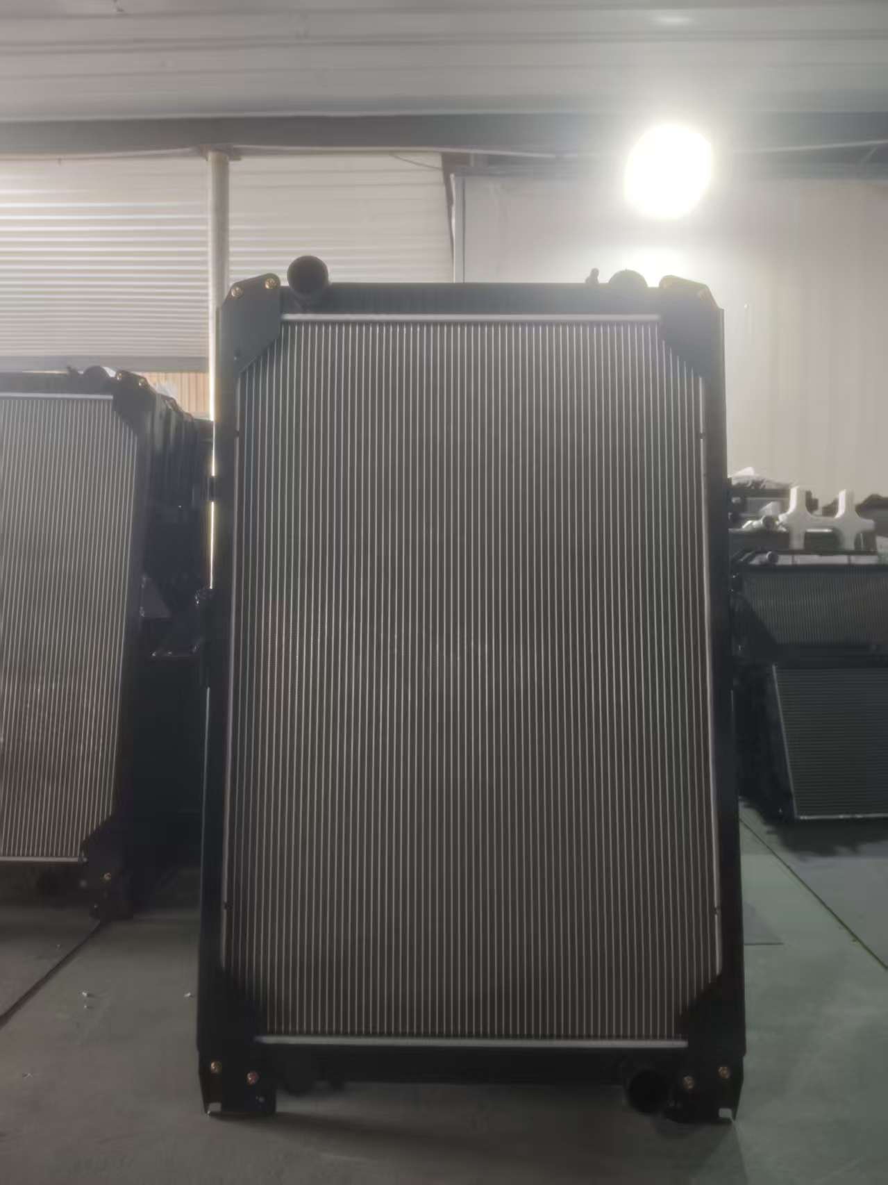 XD81208 RADIATOR FOR MERCEDES-BENZ