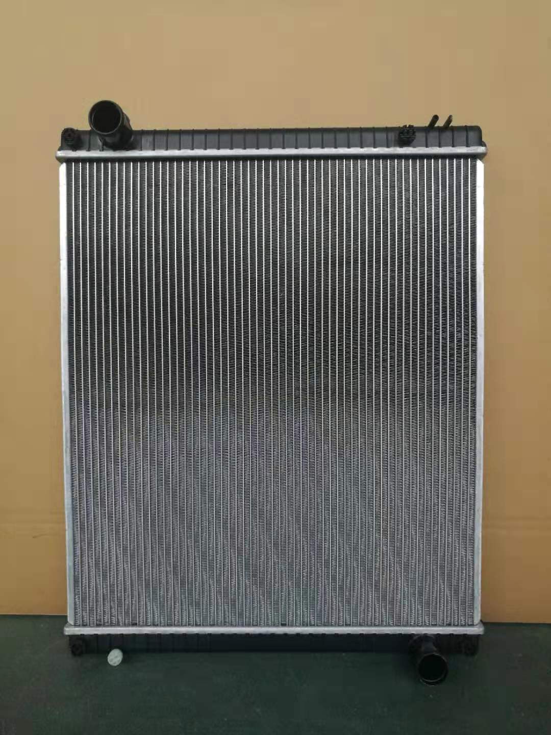 XD640 RADIATOR FOR IVECO