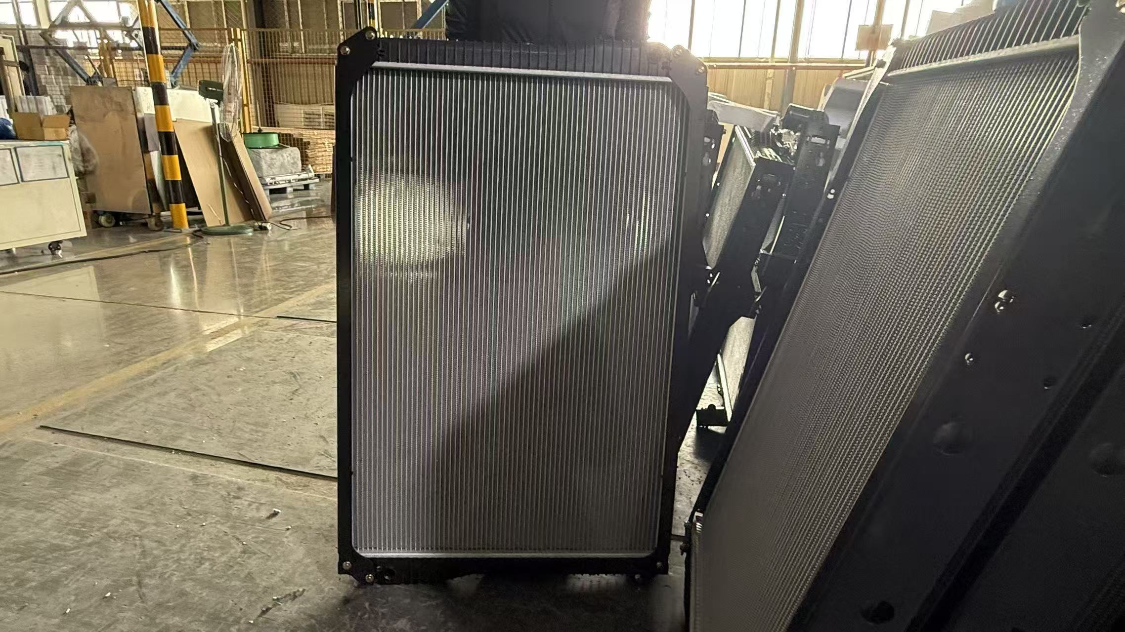 xd318 radiator for mercedes-benz