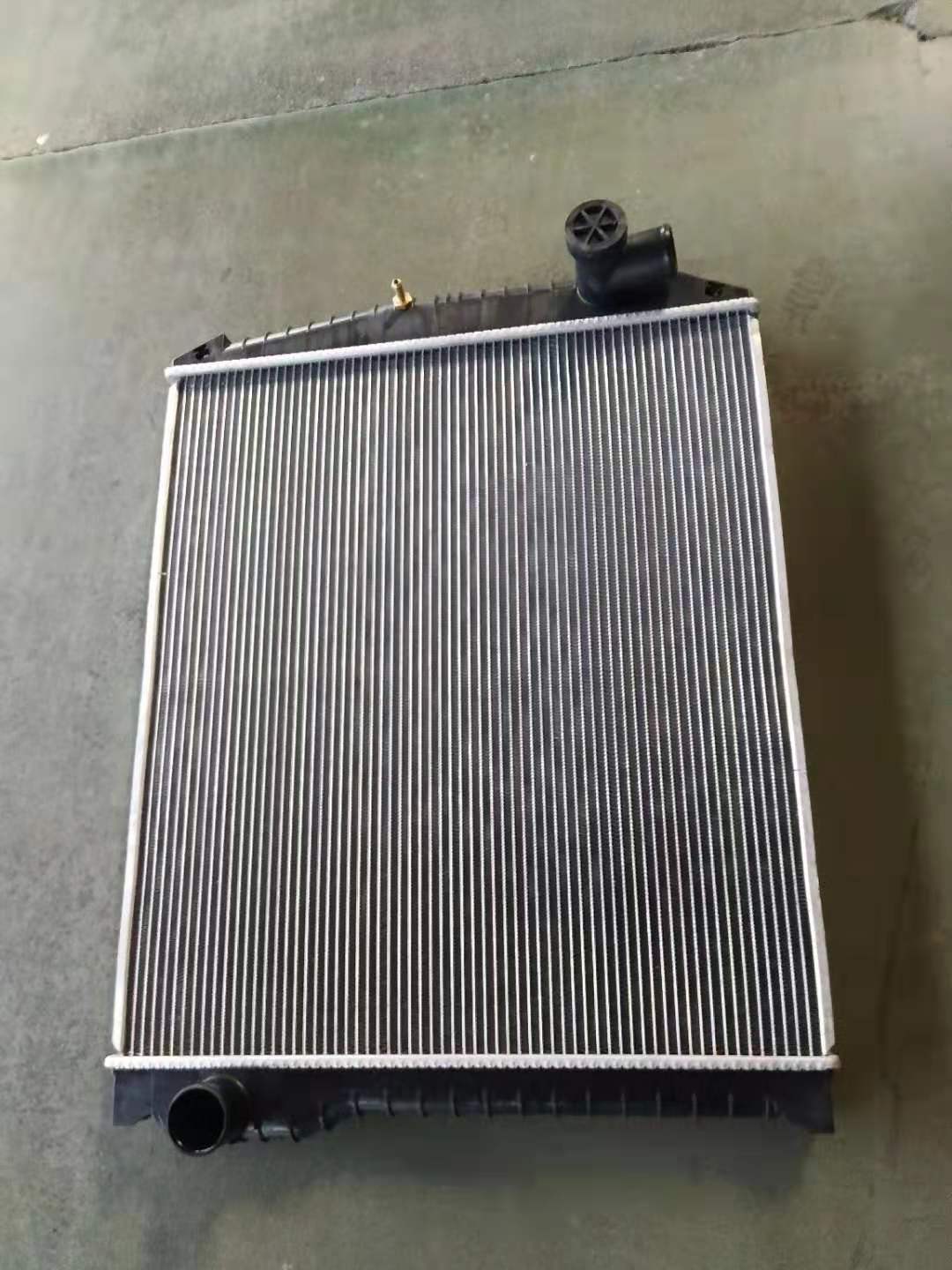 XD1044 RADIATOR FOR HINO
