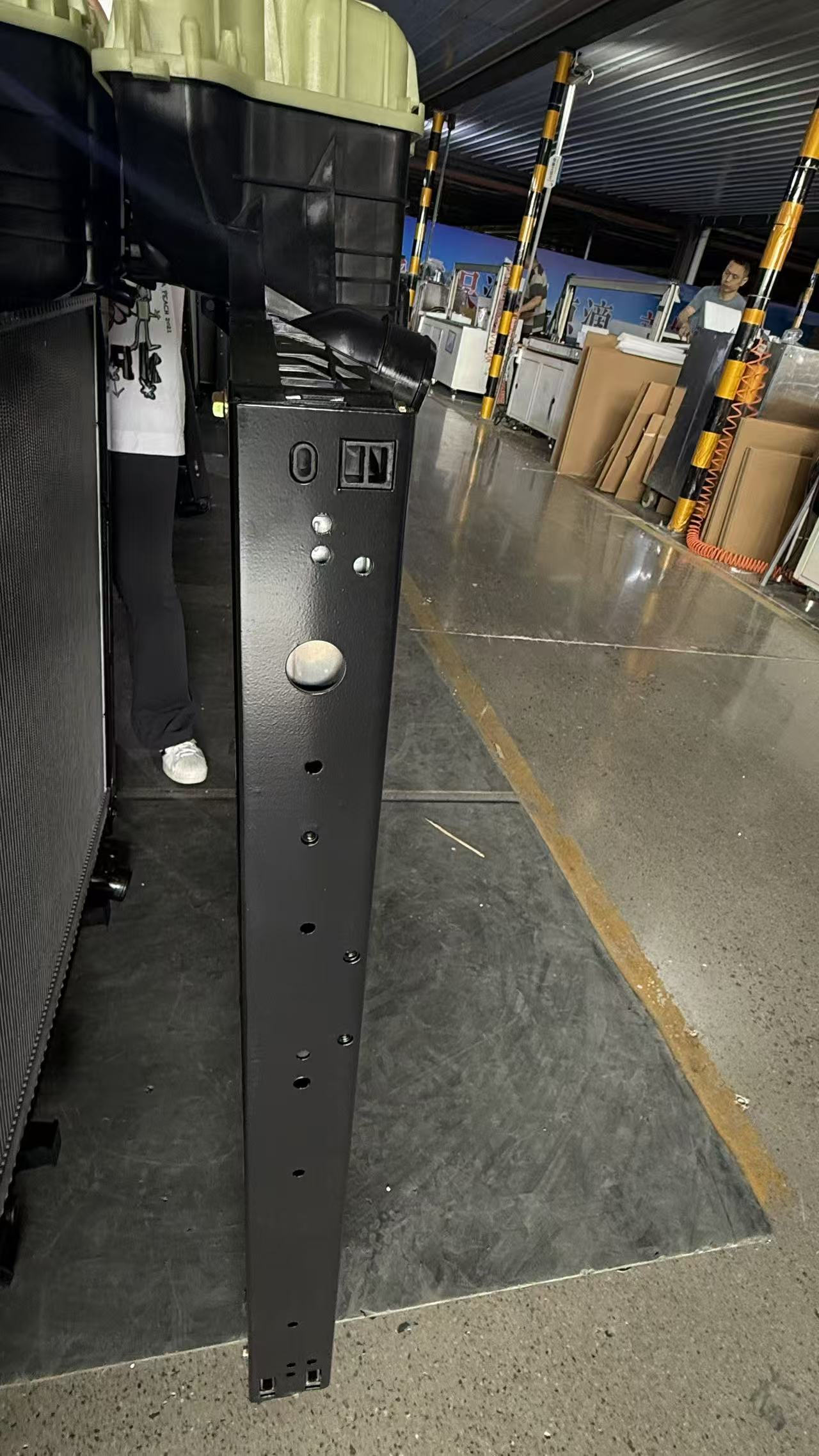 XD047 RADIATOR FOR MAN