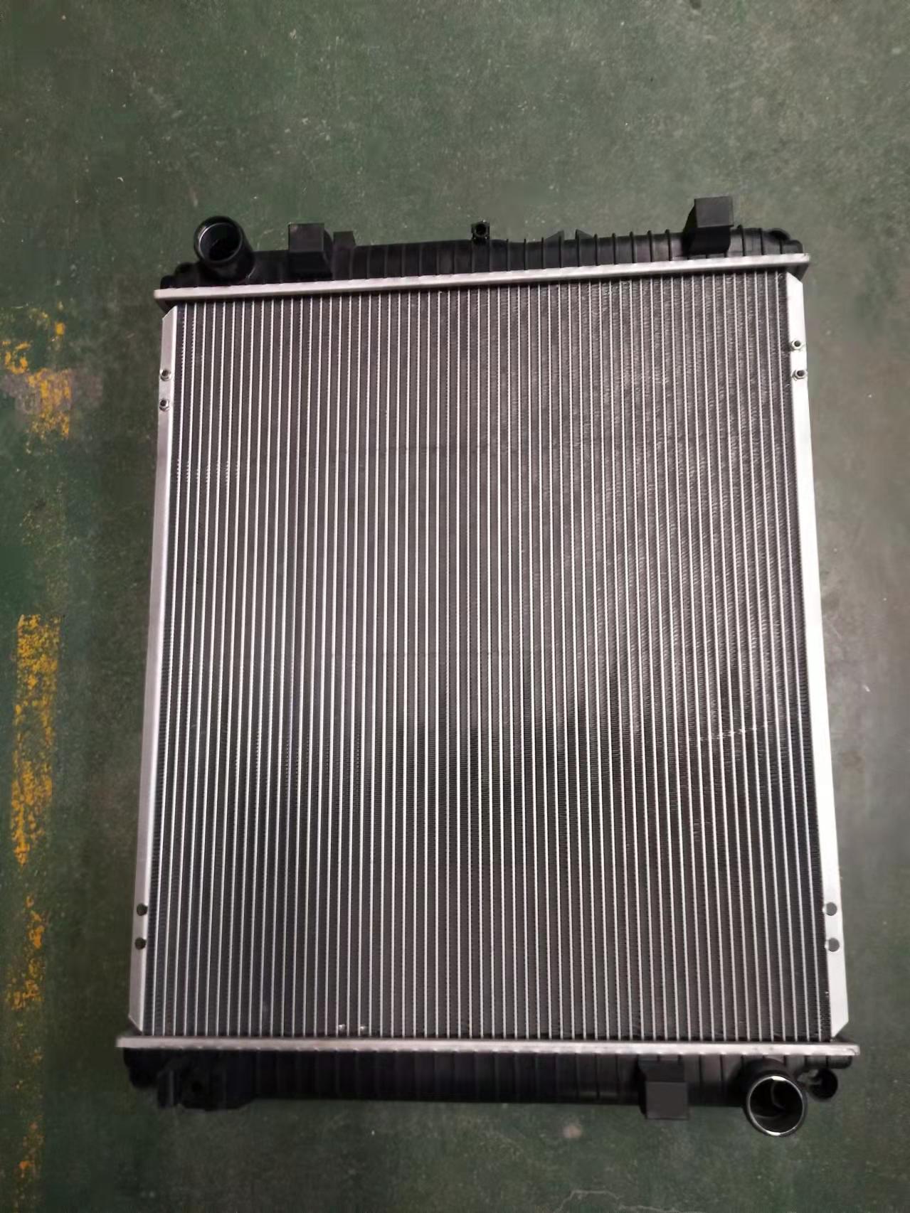 XD81102 RADIATOR FOR MAN