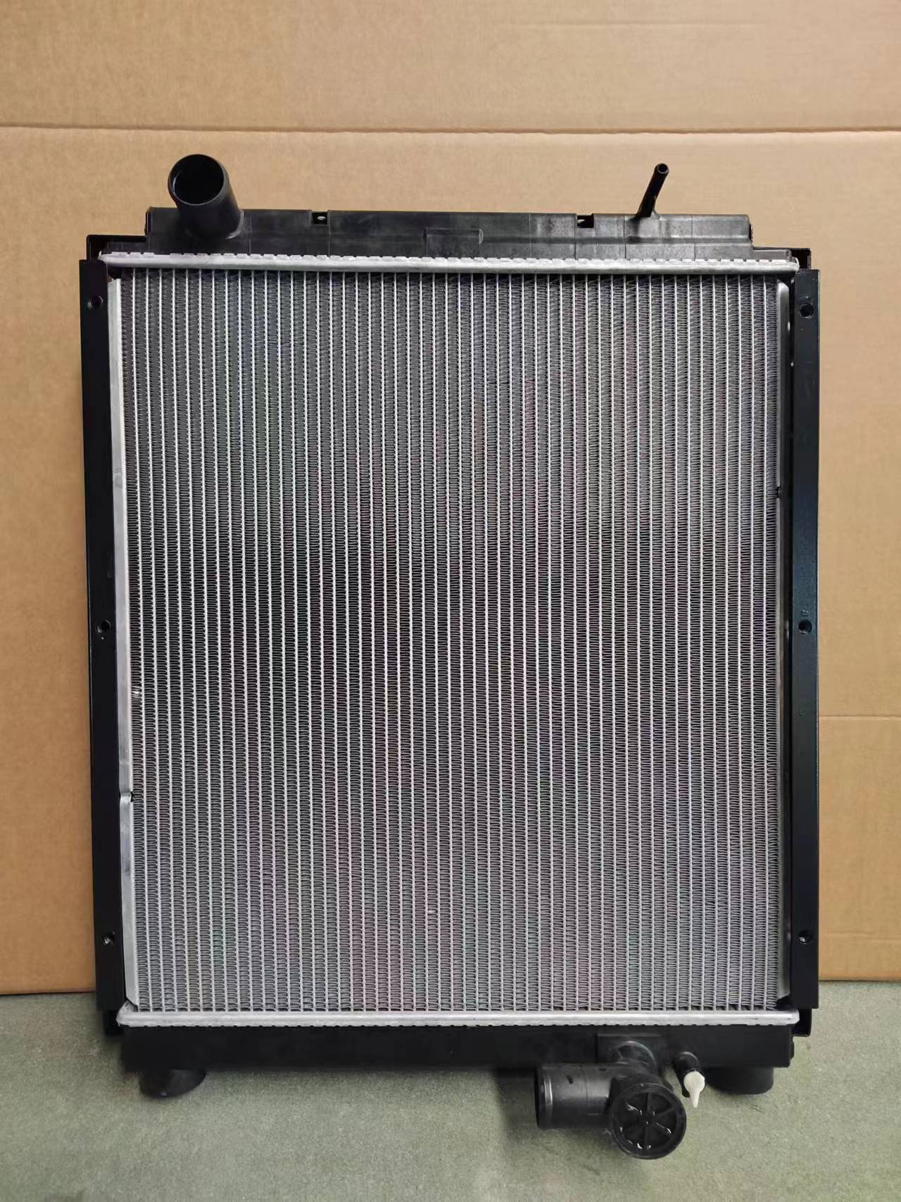 XD1720 RADIATOR FOR FUSO