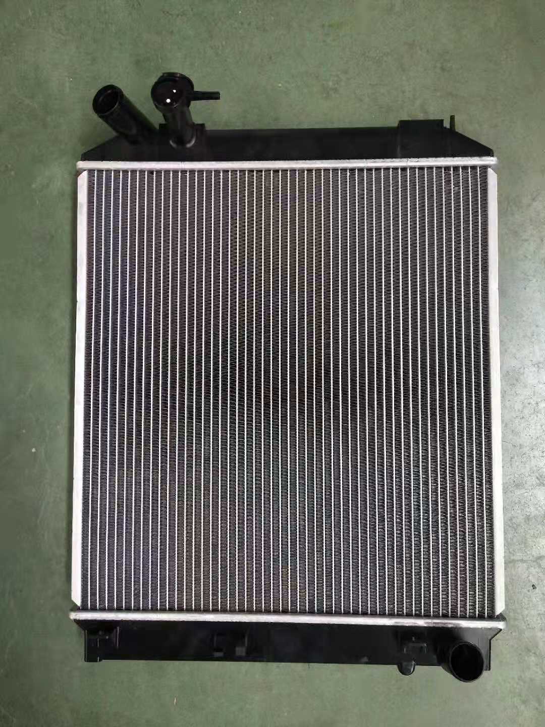 XD4004 RADIATOR FOR ISUZU