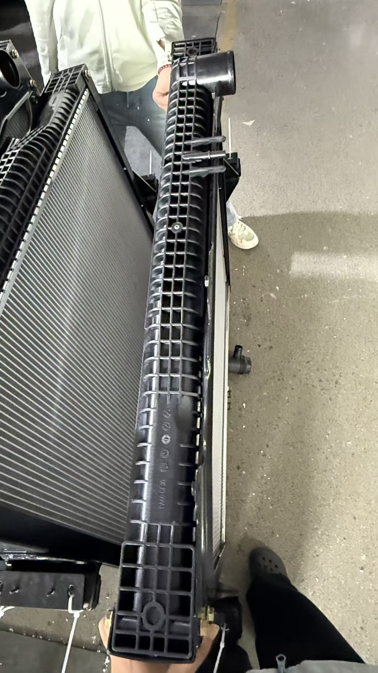 XD81932 RADIATOR FOR RENAULT