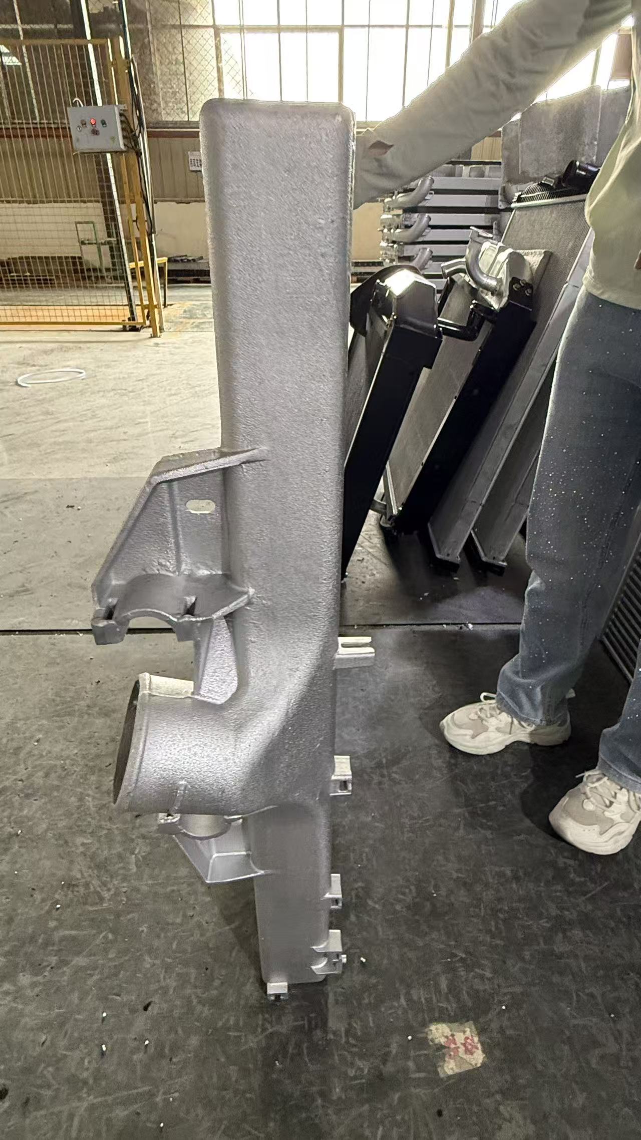 XD330 radiator  for  mercedes-benz