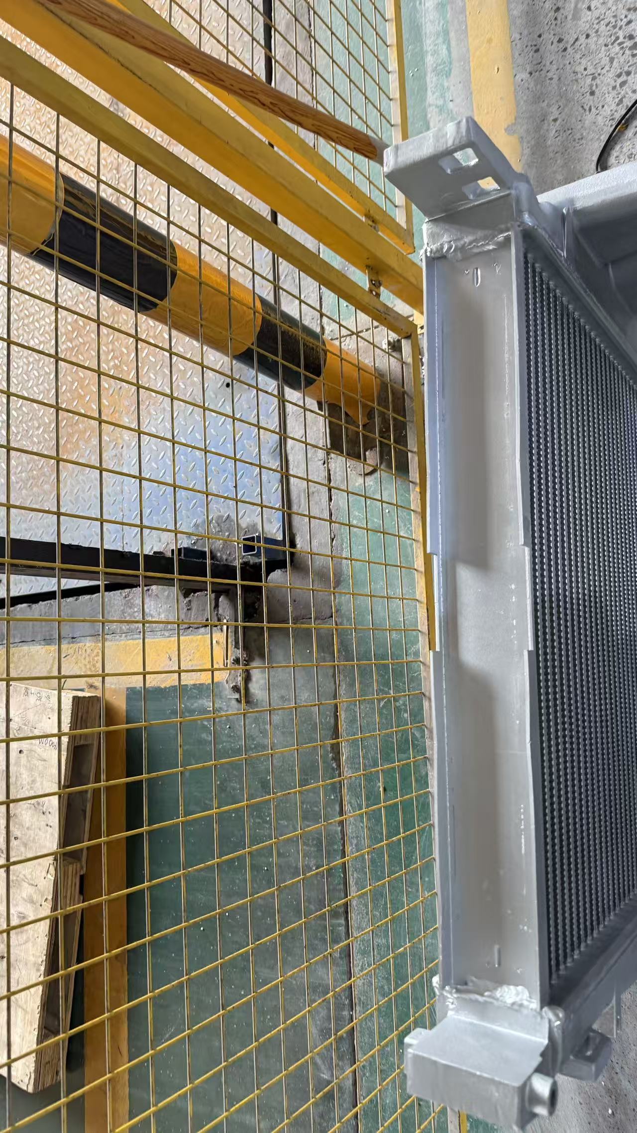 XD332  RADIATOR FOR MERCEDES-BENZ