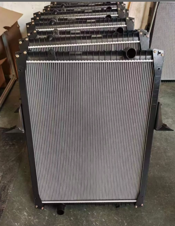 High Quality Truck radiator OEM 5001837210 63821A   For RENAULT PREMIUM  Heavy Duty Truck core size 915*688*48MM