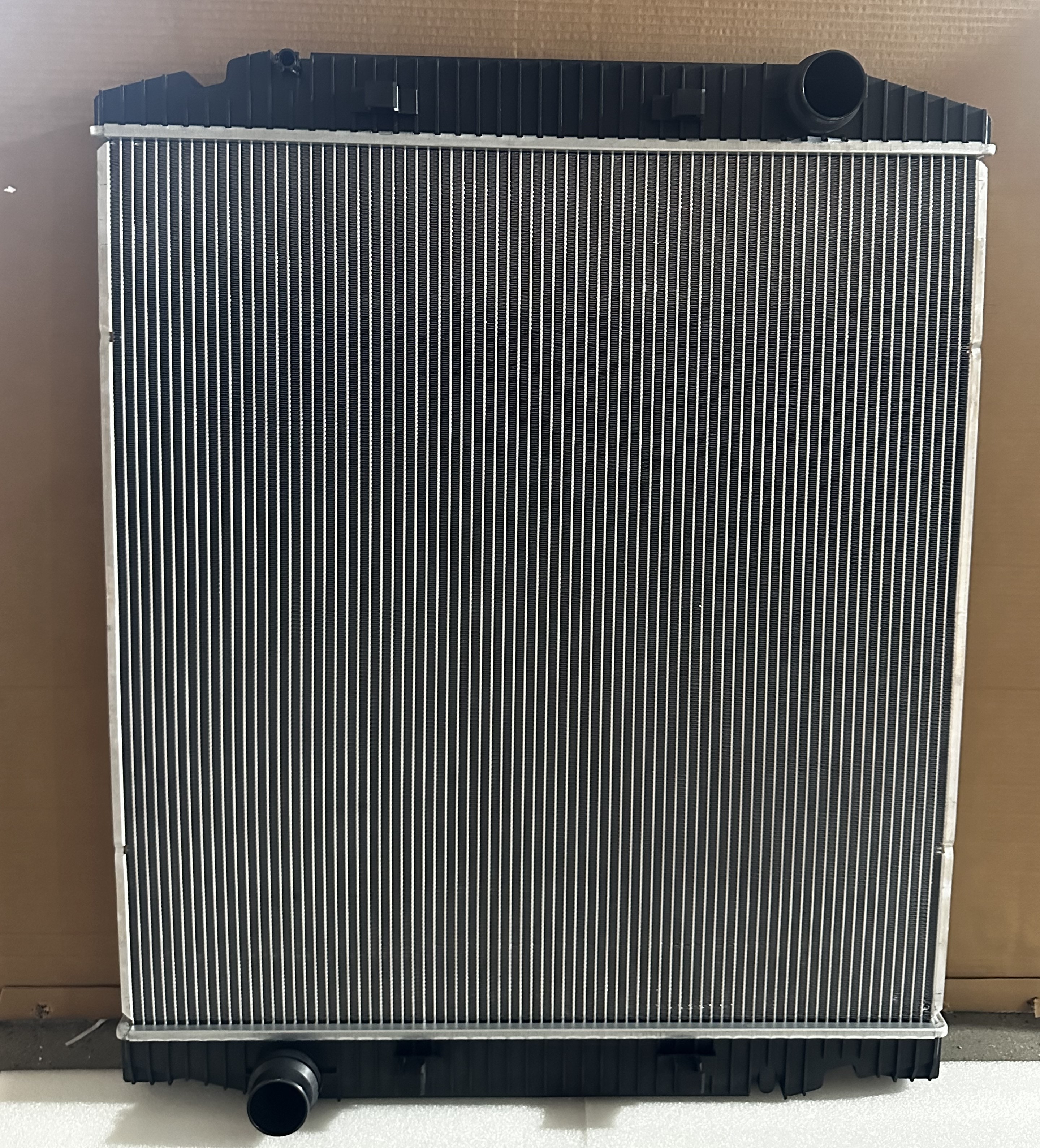 XD633 Radiator For IVECO STRALIS OEM 41218266 63330A