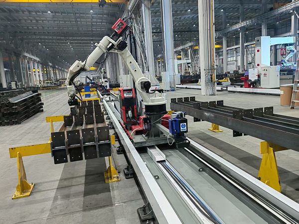 7 axis railway type welding robot