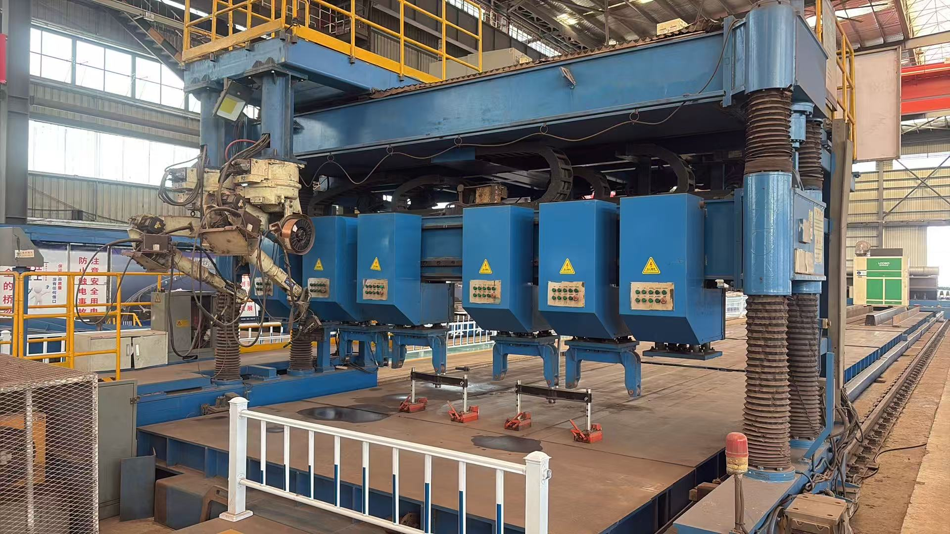 U Rib assembly machine
