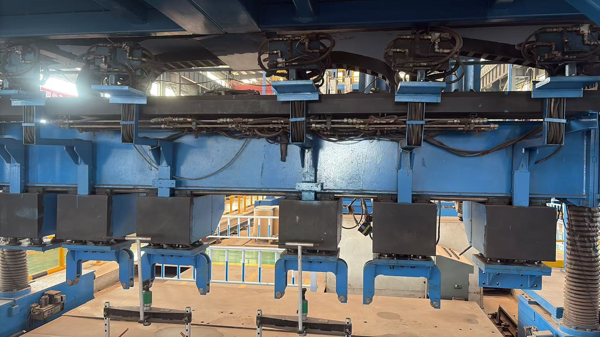 U Rib assembly machine