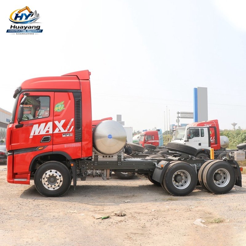Sinotruk Howo Max Heavy Truck 530HP 4x2 LNG Tractor