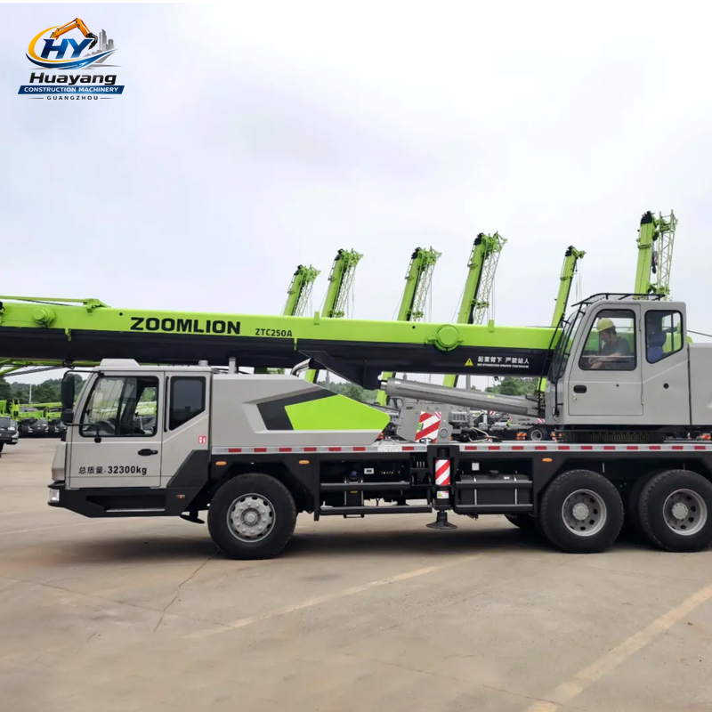 Zoomlion 25 Ton ZTC250A Heavy Truck Crane