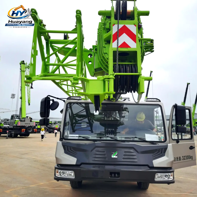 Zoomlion 25 Ton ZTC250A Heavy Truck Crane