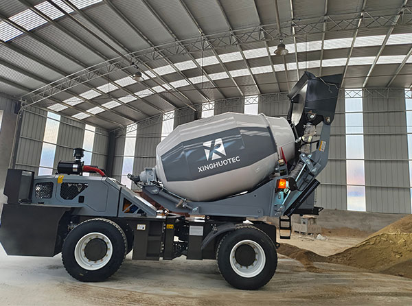 Self Loading Concrete Mixer