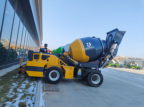 Self Loading Concrete Mixer