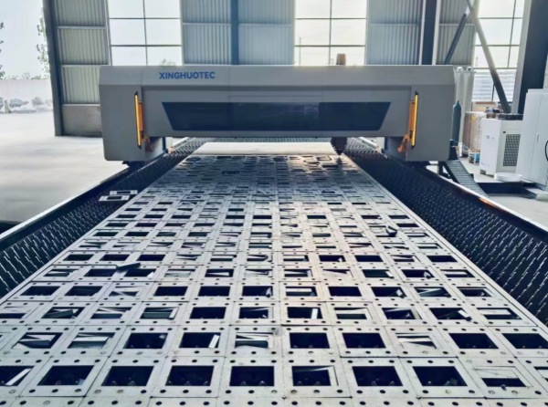 Ground-Rail Large-Format Laser Cutting Machine