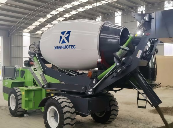 cases-self-loading-concrete-mixer-2