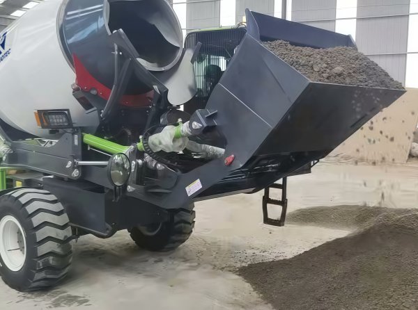 cases-self-loading-concrete-mixer-3