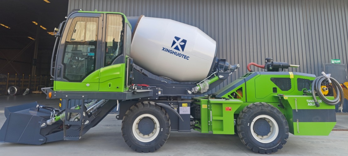 cases-self-loading-concrete-mixer-5