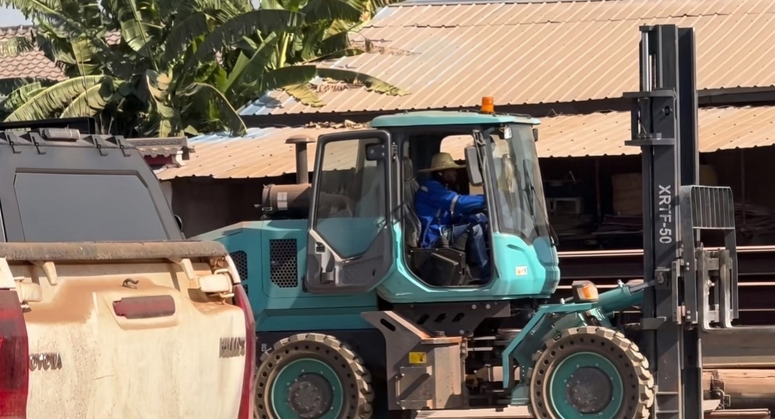 Tanzania-Rough-Terrain-Forklift-Case-2