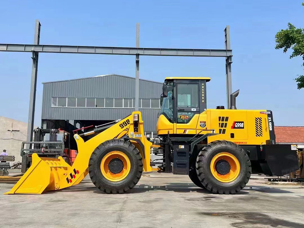 A customer in the Middle East purchased a 998 loader and also repurchased a 2.0-cubic-meter concrete mixer truck.