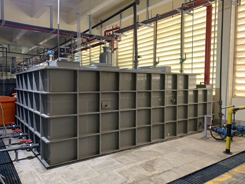 Acidic wastewater pretreatment unit – PVC rigid board oil removal spray tank