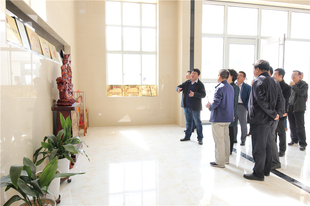 Leaders Of Bureau Of Science and Technology Visited Liangong Company For Research and Guidance