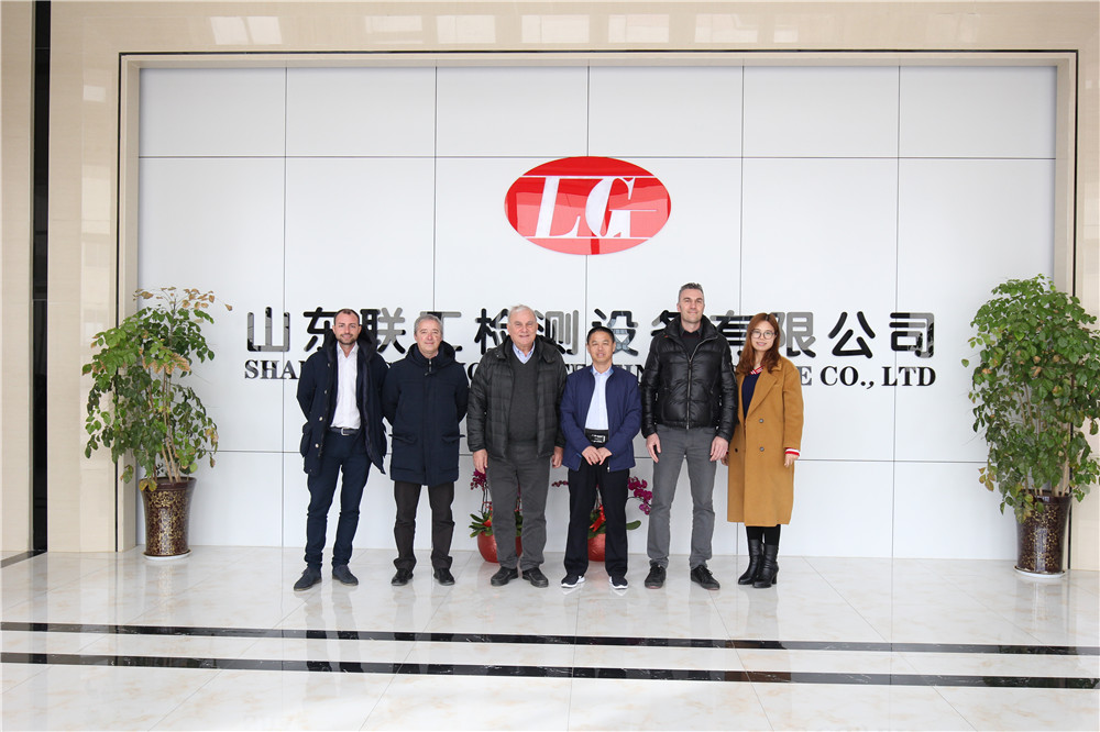  Italian Customers Came To Our Company To Check The Equipment