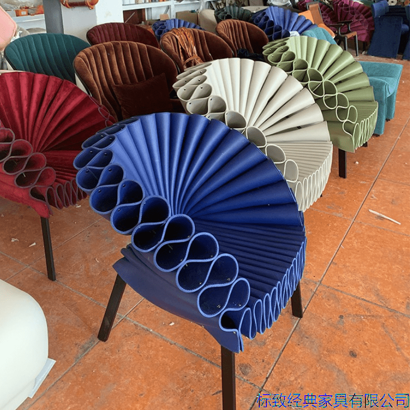 Nordic Peacock-Inspired Metal Chair, Fan Backrest Accent Chair for Hotel & Model Room