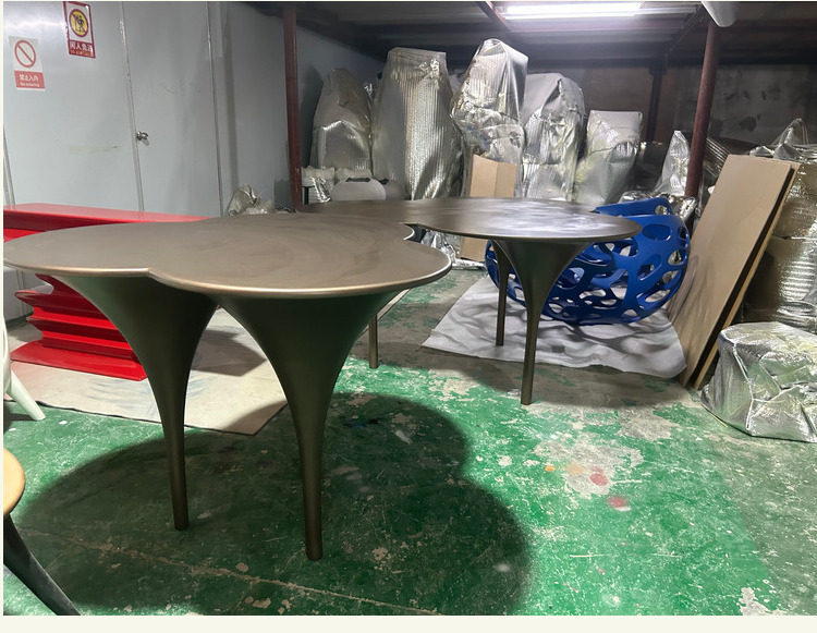 Designer Fiberglass Round Table, for Living Room & Commercial Use, Petal Clover-shaped Three-legged Coffee Table, Suitable for Courtyard & Outdoor Spaces