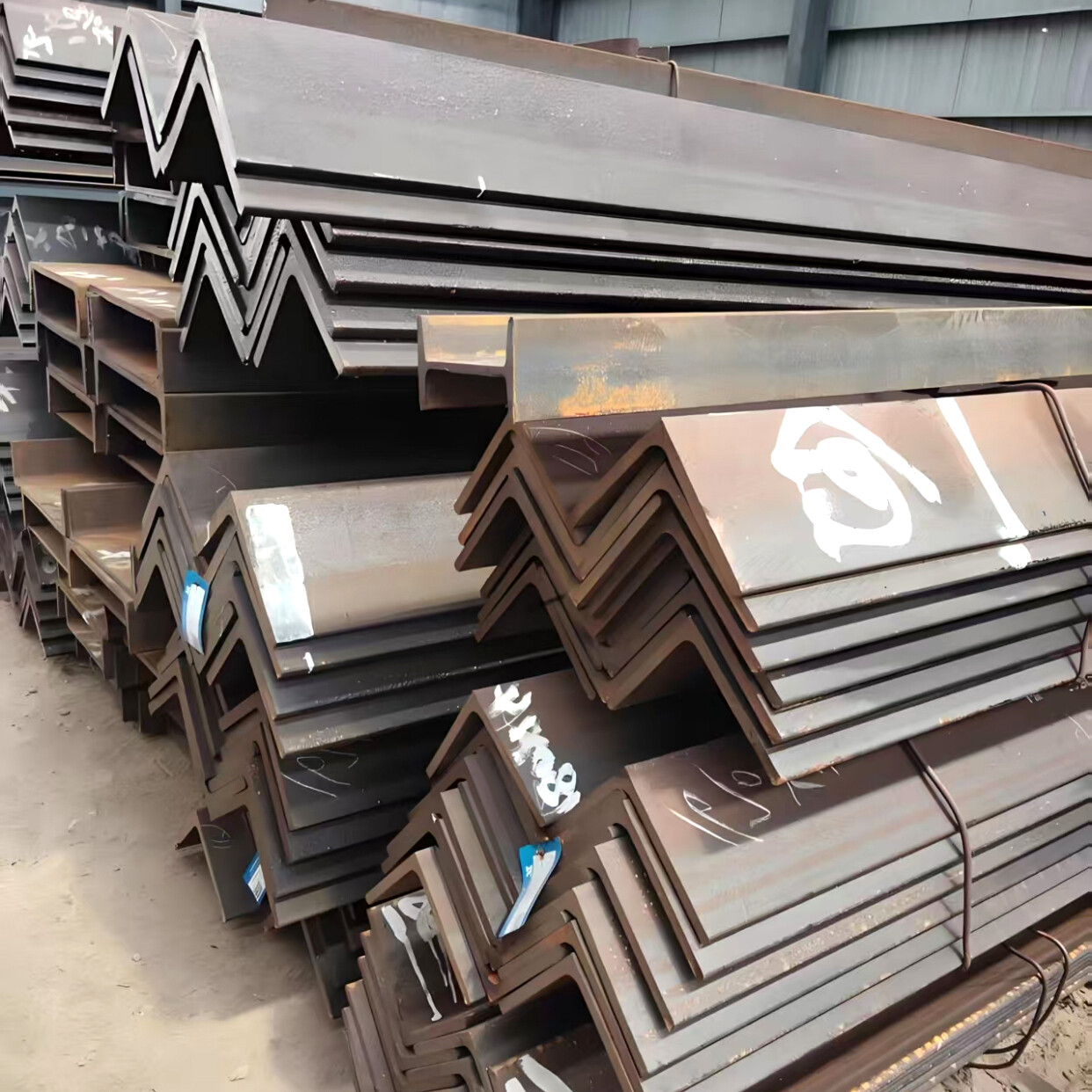 Q235 Carbon Unequal Steel Angle Bar