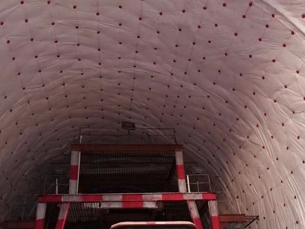 Construction of tunnel waterproof boards in Guizhou Province, China