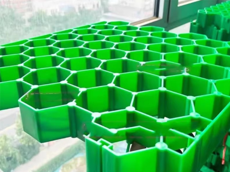 Plastic grass grid